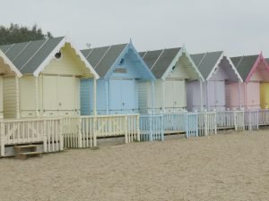 beach-huts-836523_960_720